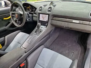 Porsche Cayman 718 Cayman GT4 RS Weissach-Paket/Liftsystem Bild 2