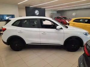 MG ZS 1.5 Standard 7 Jahre Garantie Bild 4