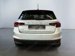 Skoda Fabia Active 1.0 Sitzheizung Klima Navigation Bild 5