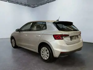 Skoda Fabia Active 1.0 Sitzheizung Klima Navigation Bild 4