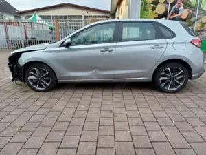 Hyundai i30 Trend Mild-Hybrid Bild 2