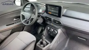 Dacia Jogger 1,0 TCe 110 Extreme 7- Sitzer Alu Bild 5