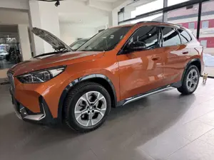 BMW X1 xDrive23d   xLine Head-Up HK HiFi DAB LED Bild 2