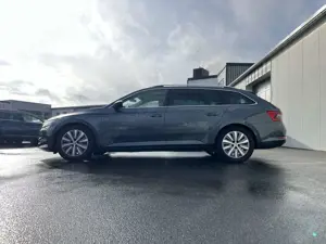 Skoda Superb Combi 2.0 TDI DSG Style 150€ m.20% Anz. Premium Bild 2