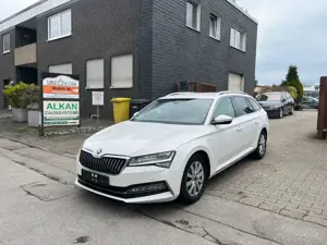 Skoda Superb Combi LK *PDC*NAVI*LED*1.HAND*CARPLAY*