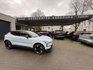 Volvo EX30 Plus Twin Motor Performance AWD HarmanK Bild 2