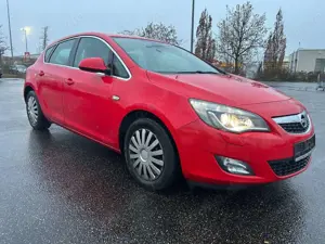 Opel Astra J Lim. 5-trg. Sport 1.6 PDC Bi-Xenon Shz