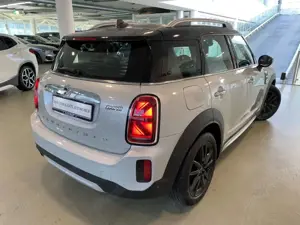 MINI Cooper Countryman ALL4 Pano Navi Leder LED Sportsitze PDC Bild 3