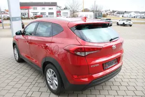 Hyundai TUCSON 1.6 blue Passion 2WD Bild 3