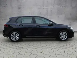 Volkswagen Golf VIII Life 2.0 TDI BusinessPremium KLIMA LED NAVI Bild 4