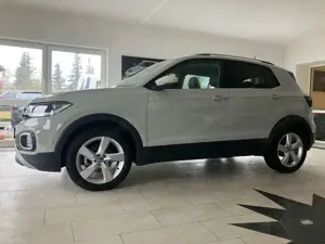 Volkswagen T-Cross 1.5 TSI ACT Style DSG Assistenten LED Bild 2