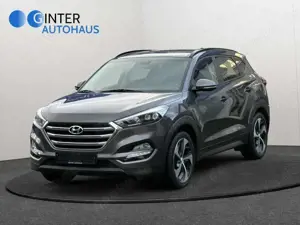 Hyundai TUCSON Style 4WD*Panorama*Kamera*2.Hand*