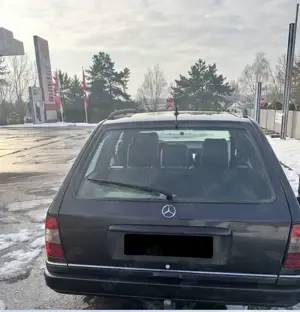 Mercedes-Benz E 300 TE Bild 2