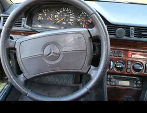 Mercedes-Benz E 300 TE Bild 4