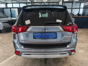 Mitsubishi Outlander PHEV 4WD | AHK Bild 4