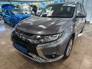 Mitsubishi Outlander PHEV 4WD | AHK