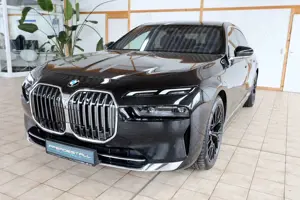 BMW 740 d xDrive Design Pure Excellence Innovations-P Bild 3