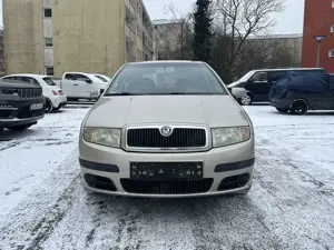 Skoda Fabia 1.4 16V Combi Classic *TÜV NEU*KLIMA*ALU* Bild 2