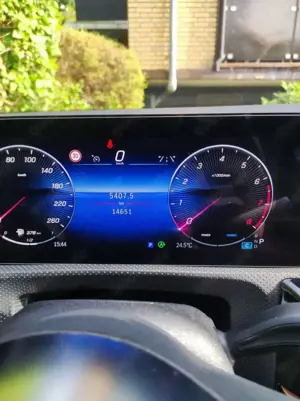 Mercedes-Benz CLA 180 CLA 180 Shooting Brake 7G-DCT Edition Progressive Line Bild 4