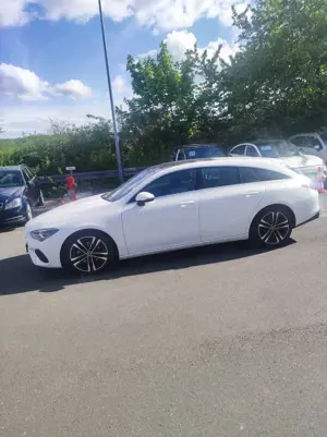 Mercedes-Benz CLA 180 CLA 180 Shooting Brake 7G-DCT Edition Progressive Line Bild 2