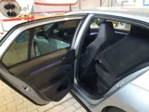 Volkswagen Golf VIII 2.0 TDI DSG R-Line Navi RearView LED-P Bild 4