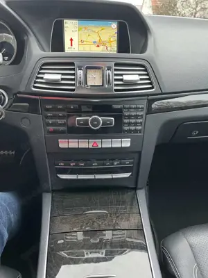 Mercedes-Benz E 200 E-Klasse Coupe Coupe 7G-TRONIC Bild 5