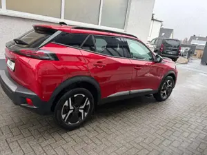 Peugeot 2008 Allure Bild 2
