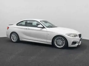 BMW 220 Coupé M Sport Xenon PDC Navi GeschwindigReg Bild 4