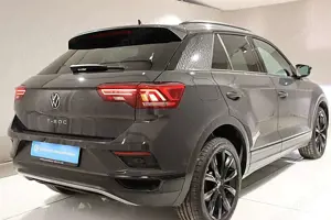 Volkswagen T-Roc Sport 1.5 TSI 110kW DSG LED KAMERA NAVI PDC Klima Bild 4