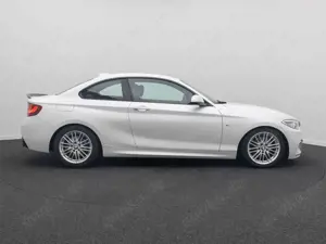 BMW 220 Coupé M Sport Xenon PDC Navi GeschwindigReg Bild 5