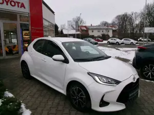 Toyota Yaris 1.5 VVT-i Team Deutschland Bild 3