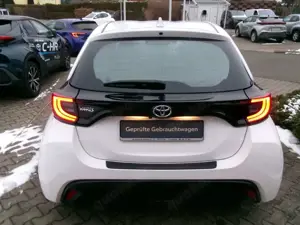 Toyota Yaris 1.5 VVT-i Team Deutschland Bild 4