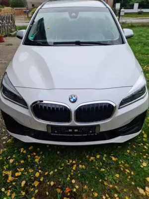 BMW 220 220i Gran Tourer Aut. Sport Line Bild 2
