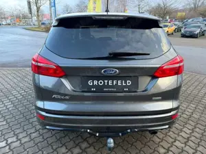 Ford Focus 1.5 ST-Line Automatik + Anhängerkupplung Bild 4