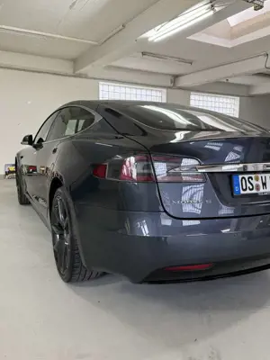 Tesla Model S Model S Dual Motor Allradantrieb Performance Bild 2