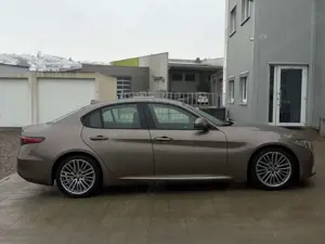 Alfa Romeo Giulia Super 2.2 Automatik Euro6 Kamera Keyless Bild 4