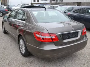 Mercedes-Benz E 250 CDI BlueEfficiency Leder,Panorama 1.Hand org.93"km Bild 3