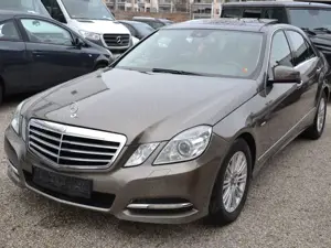 Mercedes-Benz E 250 CDI BlueEfficiency Leder,Panorama 1.Hand org.93"km Bild 2