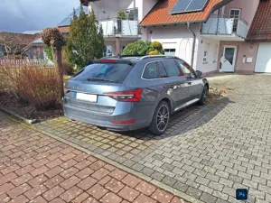 Skoda Superb Combi 2.0 TDI DSG Premium Edition VOLL AUSSTATTUNG Bild 4