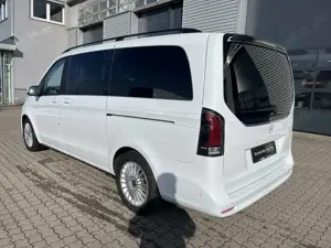 Mercedes-Benz V 220 V 220 d STYLE Lang NAVI+AHK 2,5t+DISTR+TISCH+ Navi Bild 4