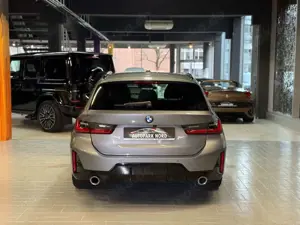 BMW 320 d xDrive M Sport~LEDER~KAMERA 360~HEADUP~LED Bild 5