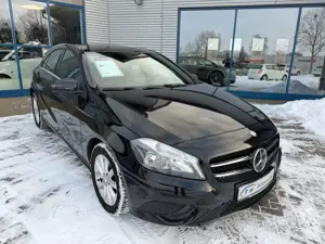 Mercedes-Benz A 180 BlueEfficiency/Navi/Teilleder/Sitzheizung