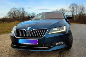 Skoda Superb Superb Combi 2.0 TDI DSG AWD LK Bild 3
