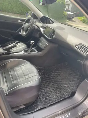 Peugeot 308 308 SW BlueHDi 120 Stop Bild 5