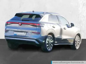 Volkswagen T-Roc Style 1.5 eTSI DSG Navi Keyless Rückfahrka Bild 3