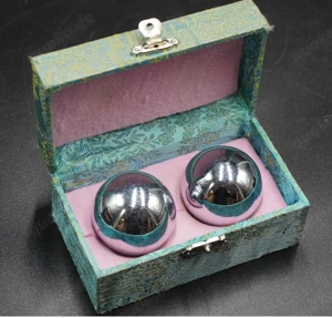 ChiGong Kugelpaar mit harmonischem Klangspektrum, originalverpackt in Schatulle