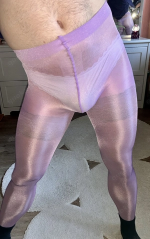 Getragene Glänzende Feinstrumpfhose, Lila ,Größe M Bild 4