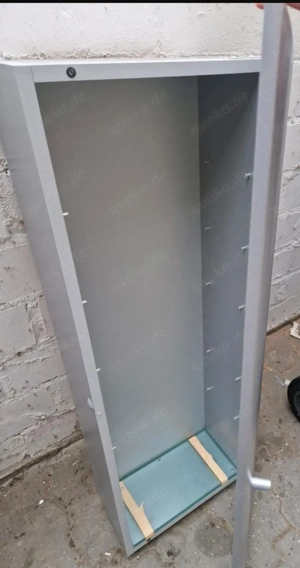 Hängevitrine, silber