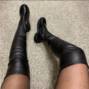 Junge türkische Herrin (22) sucht devoten Online-Sklaven für langfristige Erziehung Bild 2