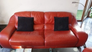 Ledercouch-Garnitur zu verschenken